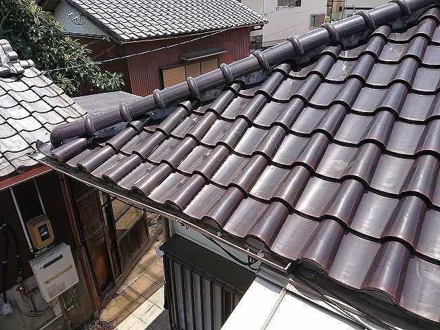 屋根端部の瓦状況
